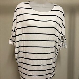 AGNES & DORA Dolman Top